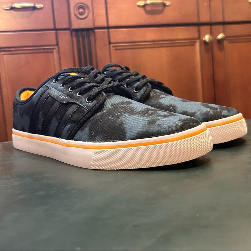 ADIDAS Men's Seeley core black/midnight/orange D68873 Sz 10 NEW/PERFECT w/ Box - Picture 6 of 16